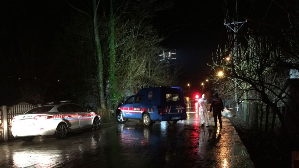 Arkadaşı ile yürüyen imama cip çarptı