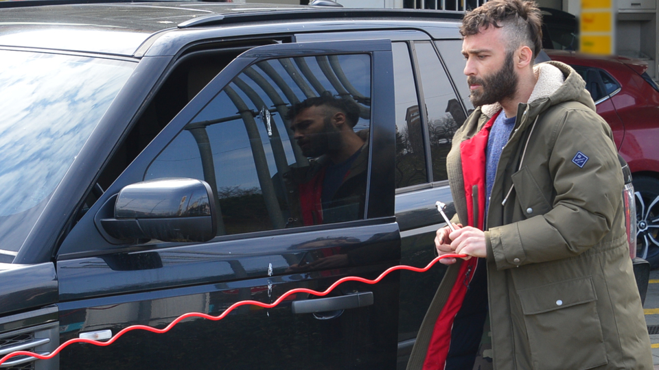 Lastiklere hava bastı