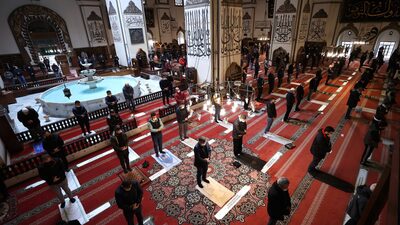 Bursa Cuma namazı saati kaçta?