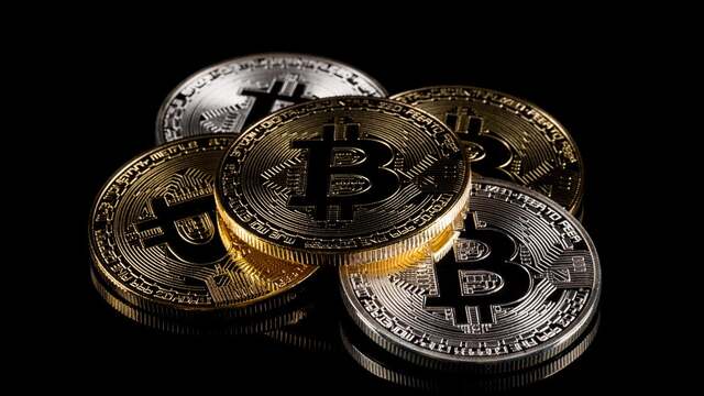 Bitcoin rekoru zorluyor