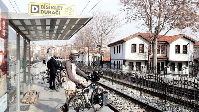 Bisikletiyle dünya turuna çıktı, oraya hayran kaldı