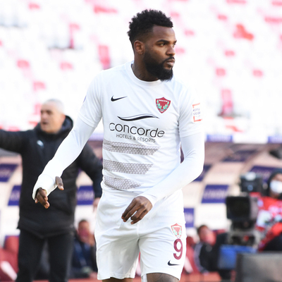 İlk bomba Boupendza!
