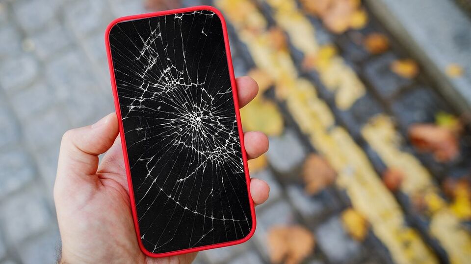 Telefon değil sadece 'ekran' fiyatı!