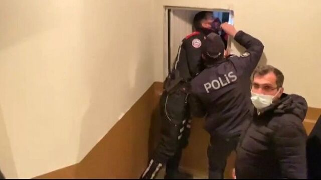 Kumarcılara operasyon: Havalandırma boşluğunda yakalandılar