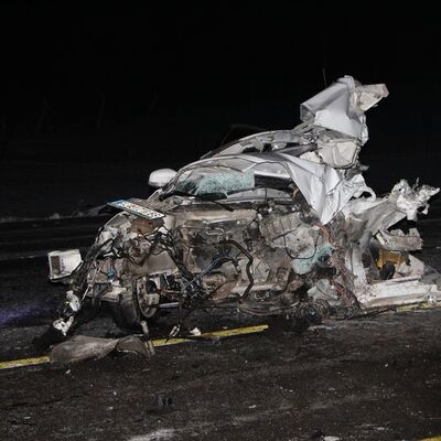 Otobüsle çarpışan otomobil ikiye bölündü! 1 kişi öldü