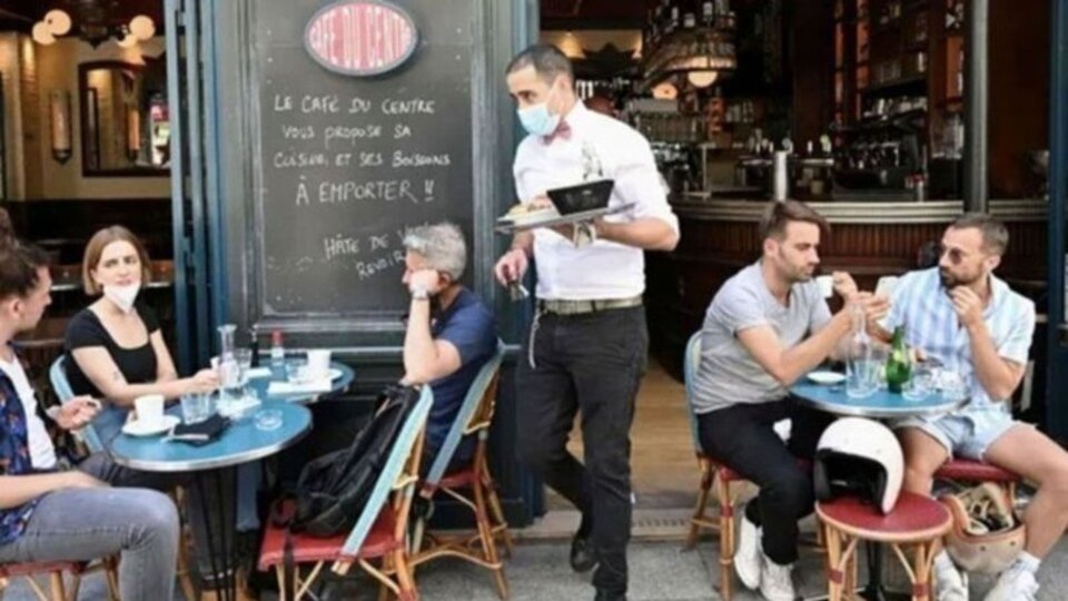 Hafta sonu kafeler açık mı?