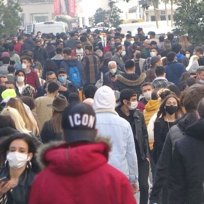 Taksim Meydanı ve İstiklal Caddesi'nde yoğunluk