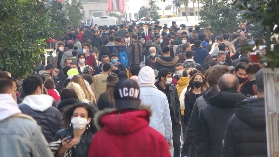 Taksim Meydanı ve İstiklal Caddesi'nde yoğunluk