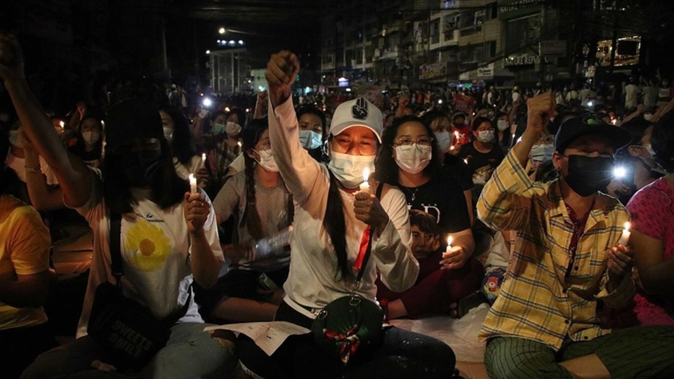 Myanmar'daki protestolarda ölenlerin sayısı 11'e çıktı