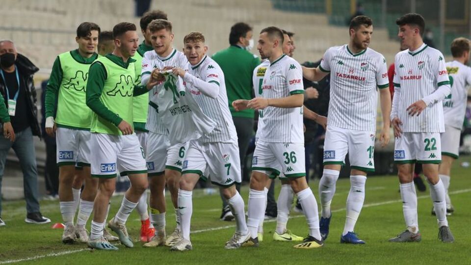 Bursasporlu futbolculardan isyan!