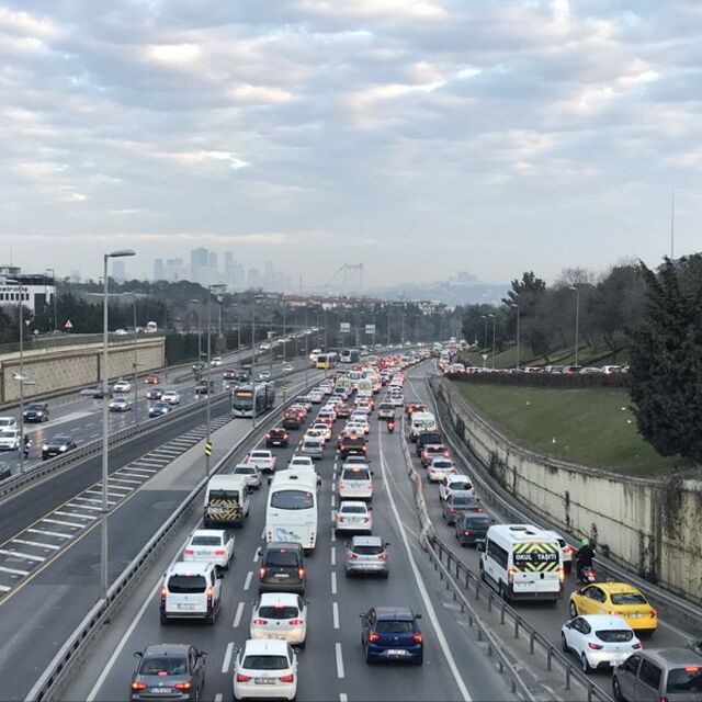 İstanbul'da haftanın ilk günü trafik yoğunluğu
