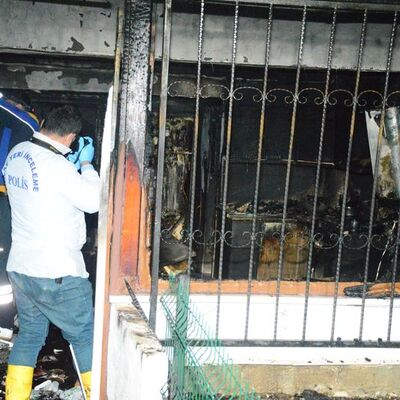 Evli çiftin kavgasında ev küle döndü