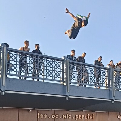 Kısıtlamada köprüden atladılar!