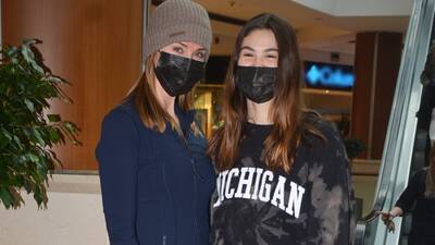 Annesinin boyunu geçti