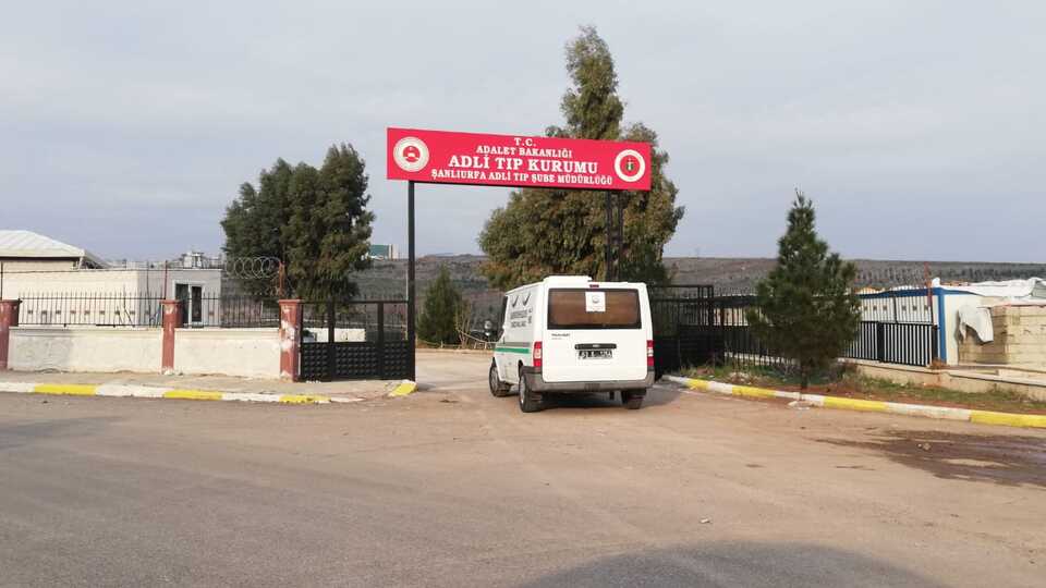 Suriyeli kadın yakılıp yol kenarına atıldı!