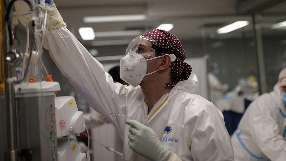 Koronavirüste yeni vaka sayısı 15 bin 503