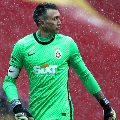 Galatasaray'da Muslera kararı