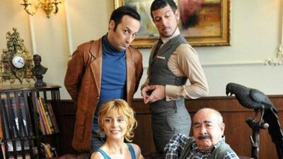 Sen Kimsin filmi oyuncuları kimler?