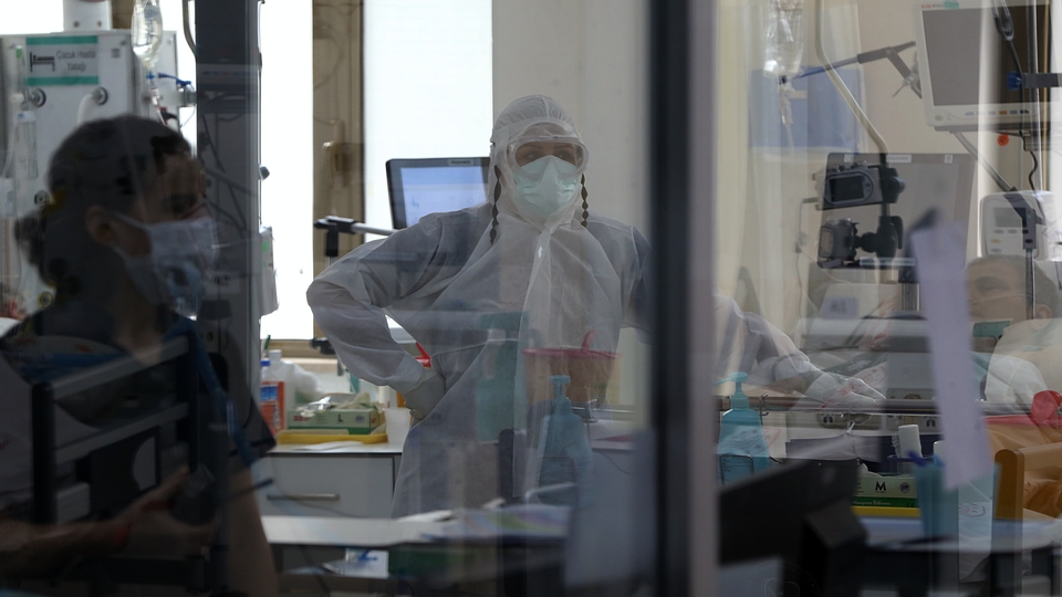 Koronavirüs salgınında yeni vaka sayısı 16 bin 749