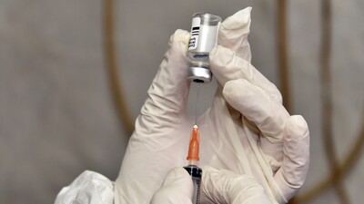 Sağlık Bakanlığı rehberi güncelledi! 2 doz aşı olana karantina yok