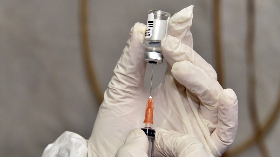 Sağlık Bakanlığı rehberi güncelledi! 2 doz aşı olana karantina yok