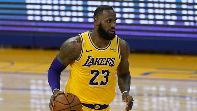 LeBron, NBA'de takım almak istiyor