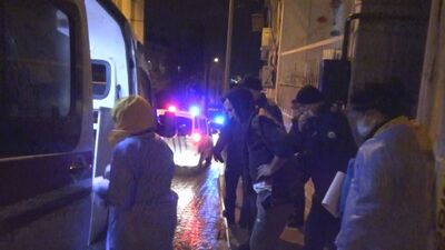 Hırsız dehşeti! Ev sahibini bıçakladı!