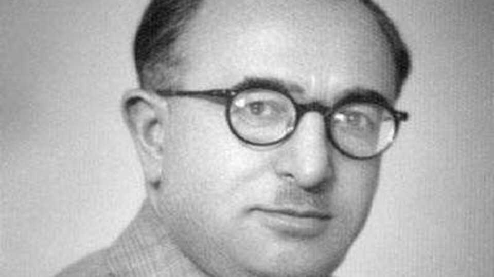 Dur Yolcu şiiri kimin?