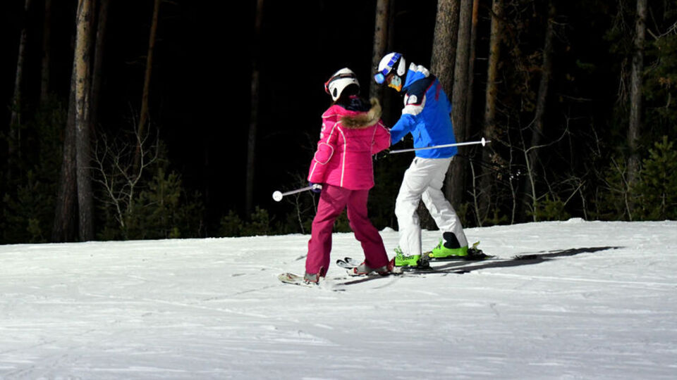 Gece kayağı turistlerin ilgisini çekiyor