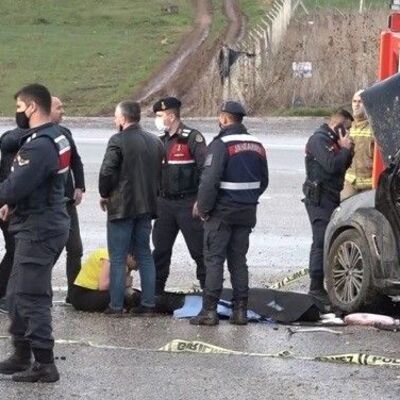 Acı veda! Ayaklarına sarıldı, ayıramadılar