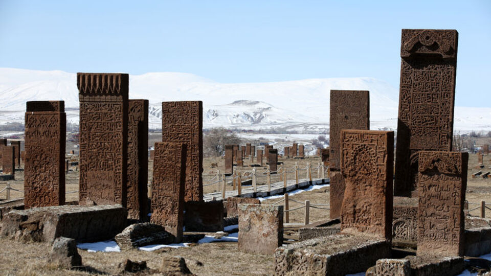 Selçuklu Meydan Mezarlığı dünyaya tanıtılacak