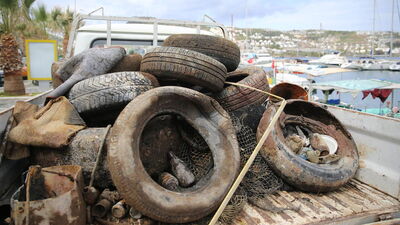 Bodrum'da denizden 1 saatte yarım ton atık çıkarıldı!