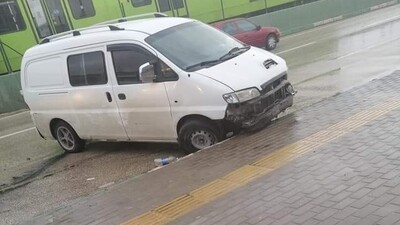 Kaza yapan araçta şoke eden görüntü!