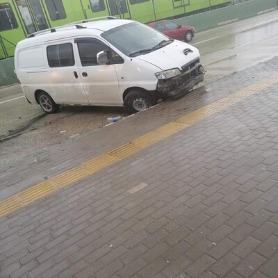 Kaza yapan araçta şoke eden görüntü!