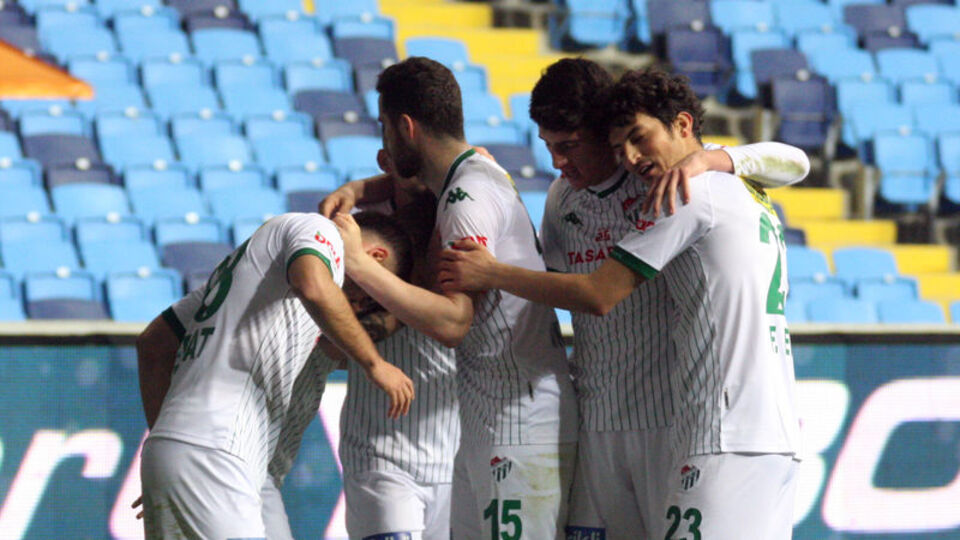 Bursaspor, Adana'da kazandı
