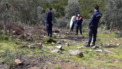 Amcalarından birini öldürdü, diğerini yaraladı!