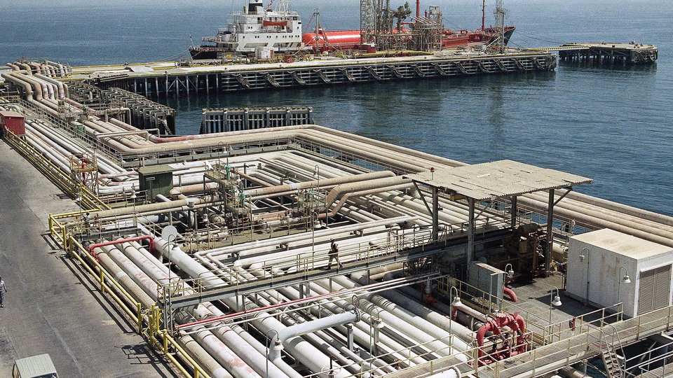 Aramco'nun kârı yüzde 44 düştü