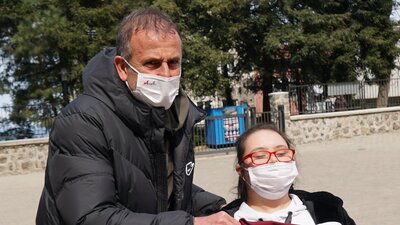 Avcı'dan özel çocuklara ziyaret