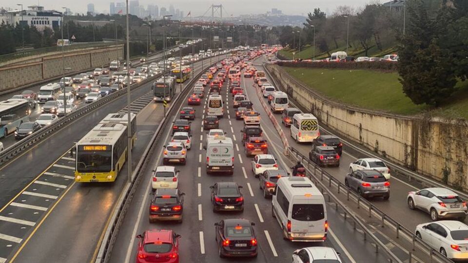 İstanbul'da trafik yoğunluğu yüzde 60'ı geçti