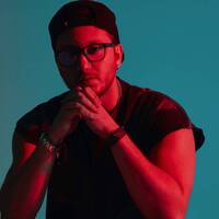 Anıl Piyancı'dan 'İzmir'