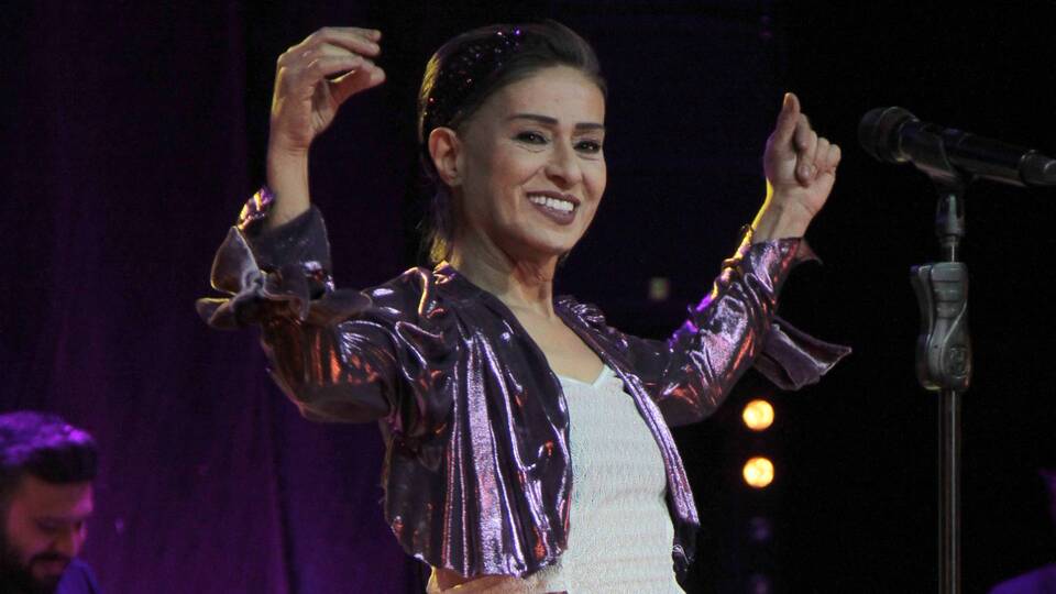 Yıldız Tilbe'den online konser