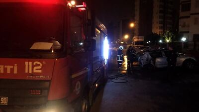 Adana'da 2 otomobil ateşe verildi