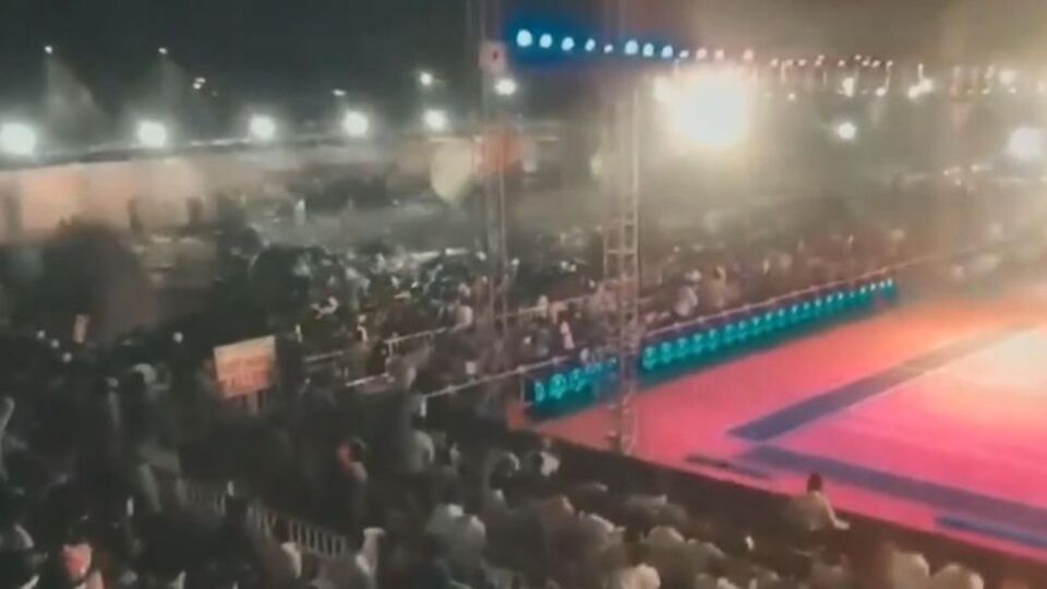 Tribün çöktü! 100'den fazla yaralı