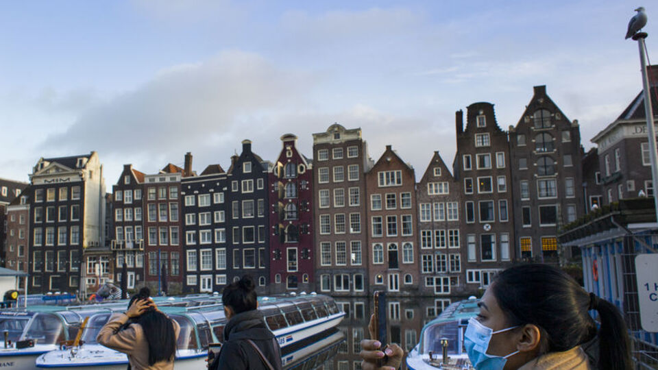 Hollanda'da kısıtlamalar uzatıldı!