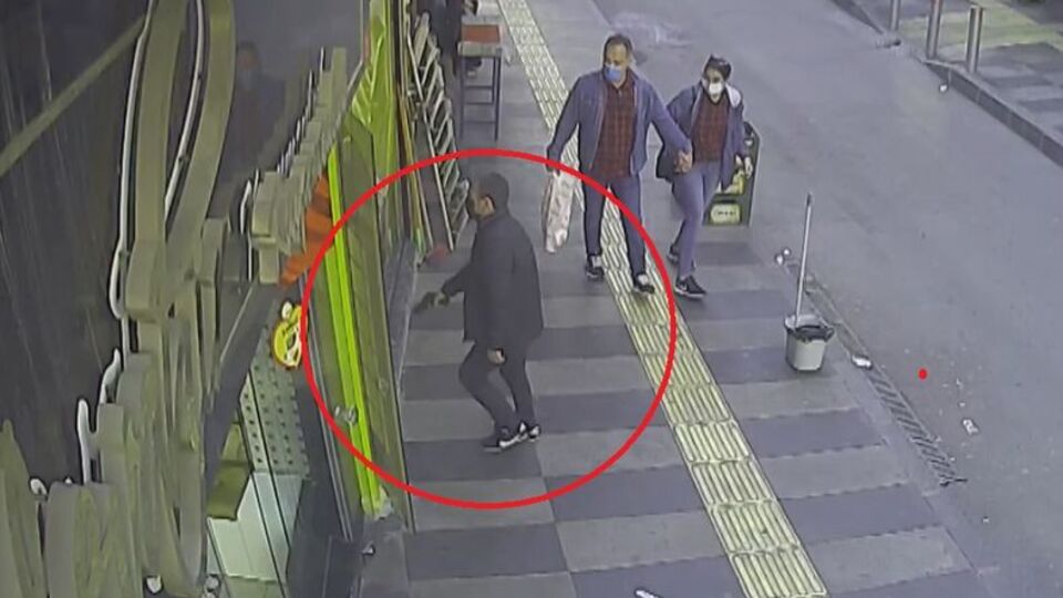 'Çocukları terbiyesizlik yaptı' deyip, babayı vurdu