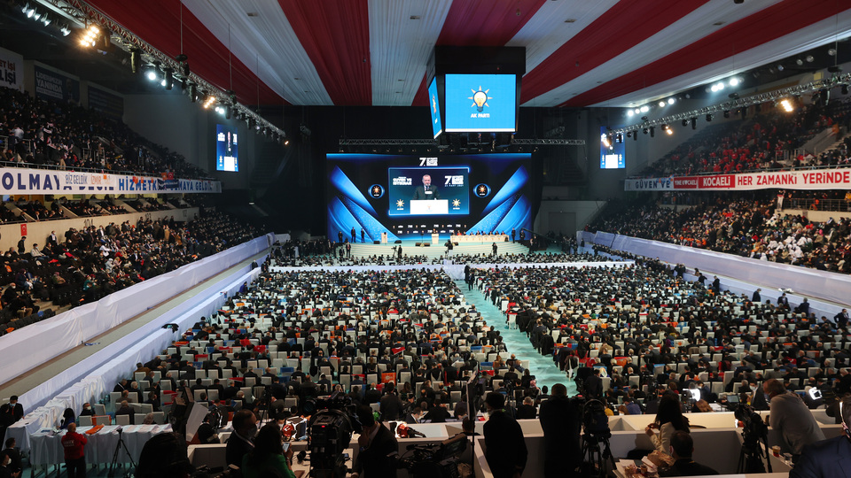 AK Parti'de vitrin yenilendi