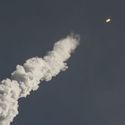 Japonya Başbakanı Suga: Kuzey Kore, Japon Denizi'ne iki füze fırlattı