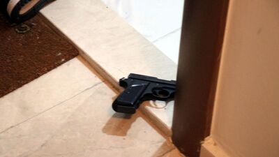 Barışmaya gitti, kendini vurdu