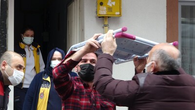 Samsun'da görünmez kaza! Başına merdiven saplandı