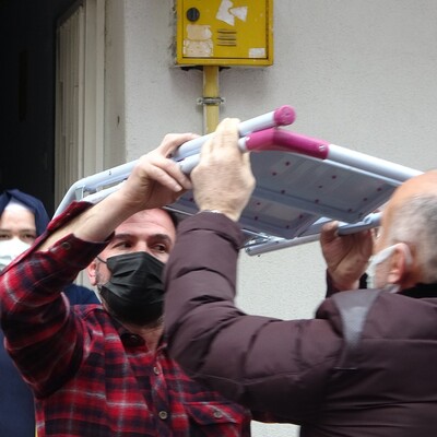 Samsun'da görünmez kaza! Başına merdiven saplandı